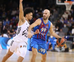Matthew Strazel of Lyon - Villeurbanne and Nick Calathes of FC Barcelona during the Turkish Airlines EuroLeague basketball match between FC Barcelona and LDLC ASVEL on January 27, 2022 at Palau Blaugrana in Barcelona, Spain - ASKET BALL : FC Barcelone vs LDLC ASVEL Lyon Villeurbanne - Turkish Airlines Euroligue - 27/01/2022 LaurentLairys/Panoramic PUBLICATIONxNOTxINxFRAxITAxBEL