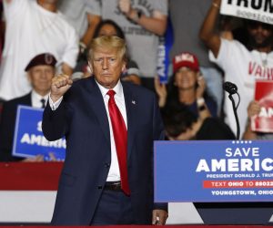 epa10190823 Former US President Donald Trump gestures during a Save America rally at the Covelli Centre in Youngstown, Ohio, USA, 17 September 2022.  EPA/DAVID MAXWELL
