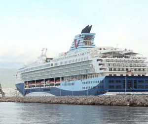 Rijeka, 24.09.2022. - Dva kruzera koji su pristali u subotu u riječku luku sa preko tri tisuće turista naznaka su da će se ova rekordna turistička sezona produžiti i u jesenjim danima.
foto HINA/ Miljenko KLEPAC/ ml