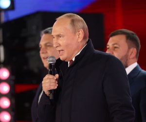 epa10216348 Russian President Vladimir Putin delivers a speech during a concert after a ceremony to sign treaties on new territories' accession to Russia on the Red Square in Moscow, Russia, 30 September 2022. President Putin has declared there are four new regions of Russia, as he announced the formal annexation of the Kherson, Zaporizhzhia, Donetsk and Luhansk regions of Ukraine. From 23 to 27 September, residents of the self-proclaimed Luhansk and Donetsk People's Republics as well as the Russian-controlled areas of the Kherson and Zaporizhzhia regions of Ukraine voted in a so-called 'referendum' to join the Russian Federation.  EPA/SERGEI KARPUKHIN/SPUTNIK/KREMLIN POOL MANDATORY CREDIT