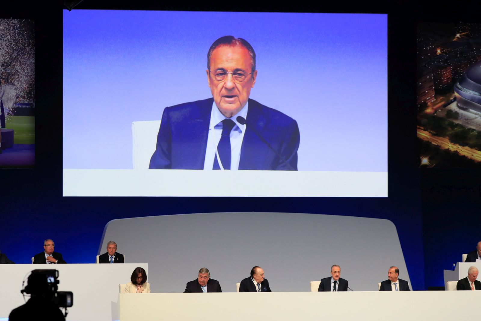 epa10218986 President of Real Madrid Florentino Perez speaks during the Ordinary and Extraordinary General Assemblies of the Spanish La Liga's team Real Madrid, in Madrid, Spain, 02 October 2022.  EPA/FERNANDO ALVARADO