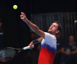 epa10219936 Marin Cilic of Croatia in action against Serbia's Novak Djokovic during the final match of the Tel Aviv Watergen open tournament in Tel Aviv, Israel, 02 October 2022.  EPA/ABIR SULTAN