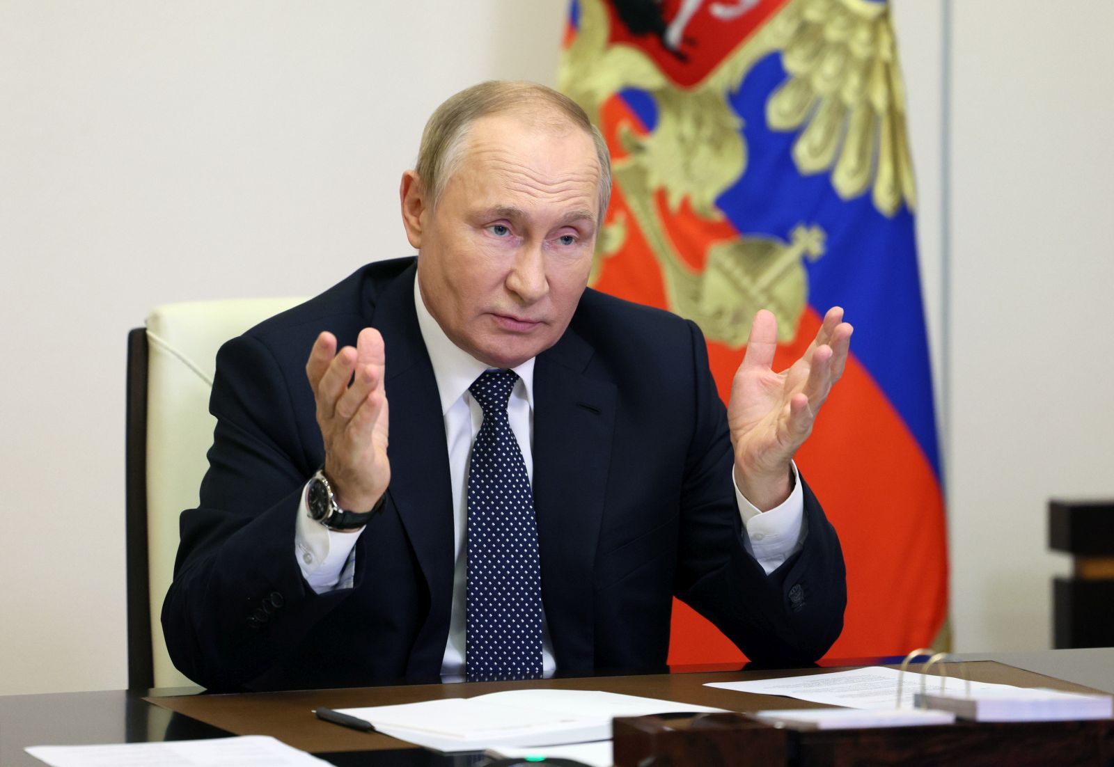epa10224806 Russian President Vladimir Putin chairs a meeting with the laureates and finalists of the All-Russian competition 'Teacher of the Year' on Teacher's Day, via video conference call at the Novo-Ogaryovo state residence, outside Moscow, Russia, 05 October 2022.  EPA/GAVRIIL GRIGOROV/SPUTNIK/KREMLIN / POOL MANDATORY CREDIT
