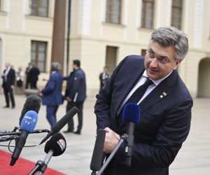 epa10226402 Croatian Prime Minister Andrej Plenkovic attends the Meeting of the European Political Community in Prague, Czech Republic, 06 October 2022. The first meeting of the European Political Community brings together leaders from across the continent including non EU members countries with the aims to foster political dialogue and cooperation and to strengthen the continent's security, stability and prosperity, a statement by the European Council reads.  EPA/FILIP SINGER