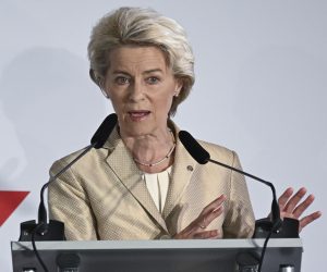 epa10229238 European Commission President Ursula von der Leyen speaks during final press conference of an informal EU summit in Prague, Czech Republic, 07 October 2022. EU leaders met in the Czech capital to discuss pressing issues such as Russia's invasion of Ukraine and the block's energy and economic situation.  EPA/MARTIN DIVISEK