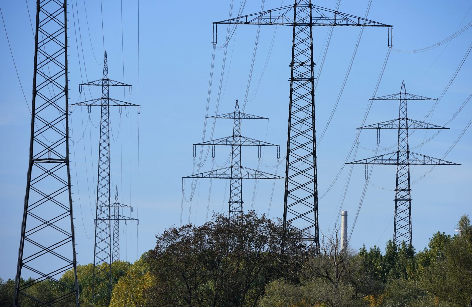 epa10238594 Electric Power lines stand near Phillipsburg, Germany, 12 October 2022. EU ministers are expected to meet in the Czech capital Prague on 12 October, to discuss actions to tackle high energy prices as the block progresses in diversifying away from dependency from Russia's fossil fuels and turning towards other suppliers. The topics of the meeting will include hydrogen, energy preparedness for the upcoming winter as well as a possible revision of the electricity market.  EPA/RONALD WITTEK