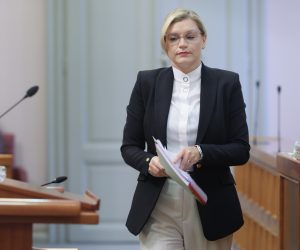 Zagreb, 13.10.2022. - Nastavak 12. sjednice Hrvatskog sabora.
Na fotografiji Nikolina Brnjac.
foto HINA/ Edvard ŠUŠAK/ es