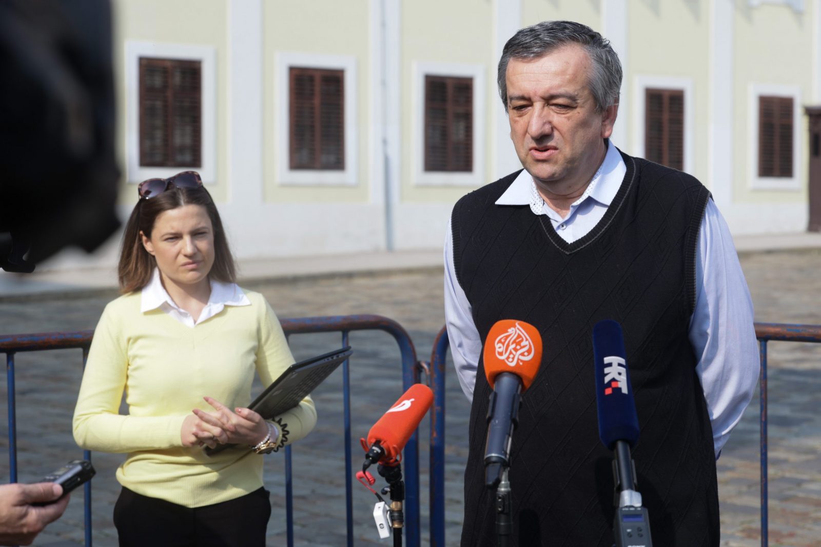 U povodu početka saborske rasprave o izmjenama Zakona o radu, konferenciju za medije održali su predstavnici Inicijative "Za radnički Zakon o radu".
Na fotografiji Marina Palčić, Mario Iveković.
foto HINA/ Edvard ŠUŠAK/ es
