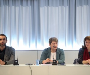 Zagreb, 17.10.2022 - Čelnici sindikata javnih službi održli su konferenciju za medije, čija je tema rezultati izjašnjavanja o ponudi Vlade RH za povećanje osnovica plaća u javnim službama. Na slici Anica Prašnjak, Nada Lovrić, Matija Korflin.
foto HINA/ Damir SENČAR/ ds