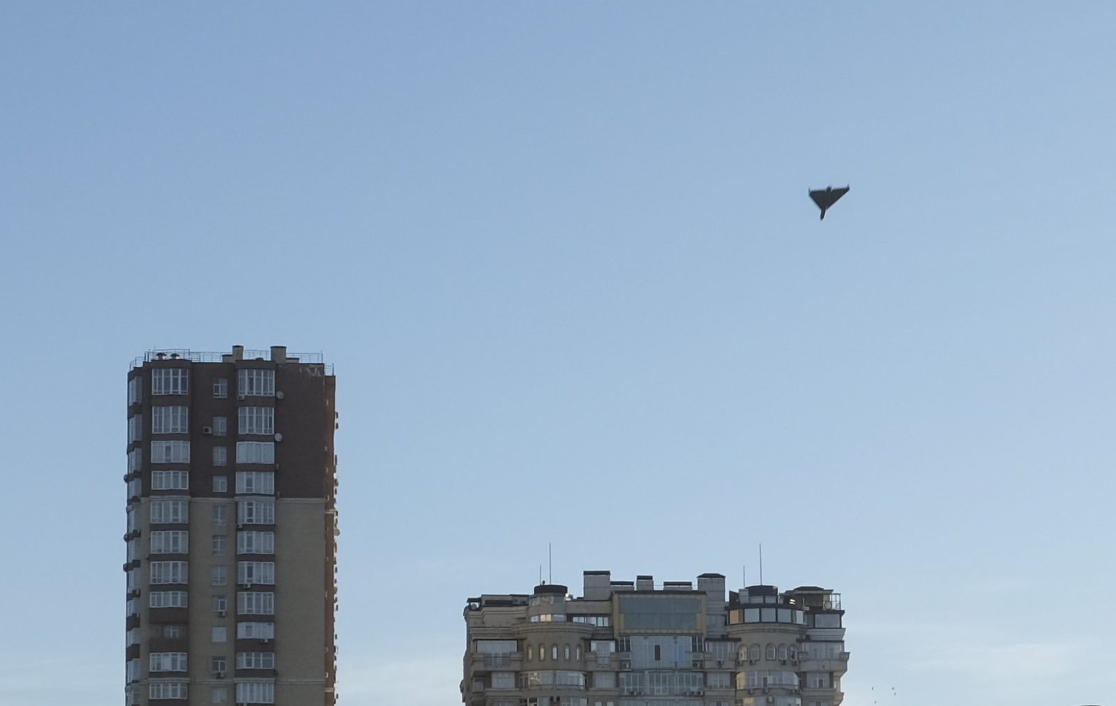 epa10248580 A drone flies over Kyiv during an attack, Ukraine, 17 October 2022, amid the Russian invasion. At least two civilian people were killed as Deputy Head of the Office of the President of Ukraine Kyrylo Tymoshenko said. Several residential buildings were damaged as a result of attacks by 'kamikaze drones' targeting the Ukrainian capital, Kyiv Mayor Vitali Klitschko said on telegram. Russian troops on 24 February entered Ukrainian territory, starting a conflict that has provoked destruction and a humanitarian crisis.  EPA/SERGEY SHESTAK