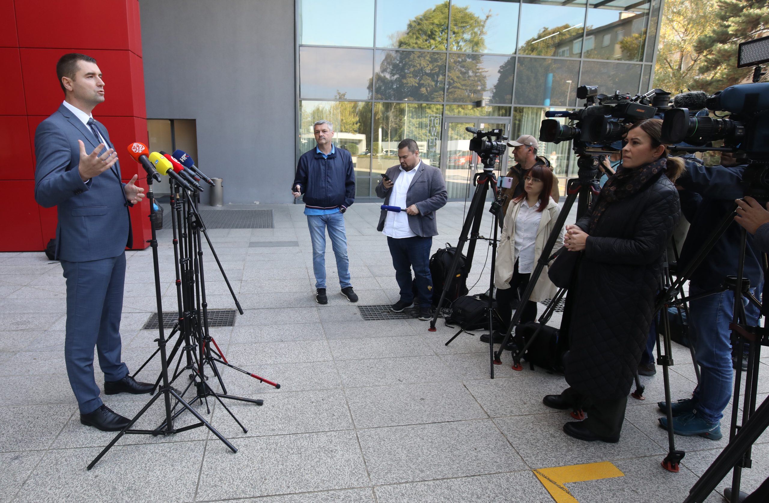 Zagreb, 20.10.2022. - Konferencija za medije ministra gospodartstva i održivog razvoja Davora Filipovića na temu cijena i proizvodnje plina. Na fotografiji Davor Filipović.
foto HINA/ Admir BULJUBAŠIĆ/ abu