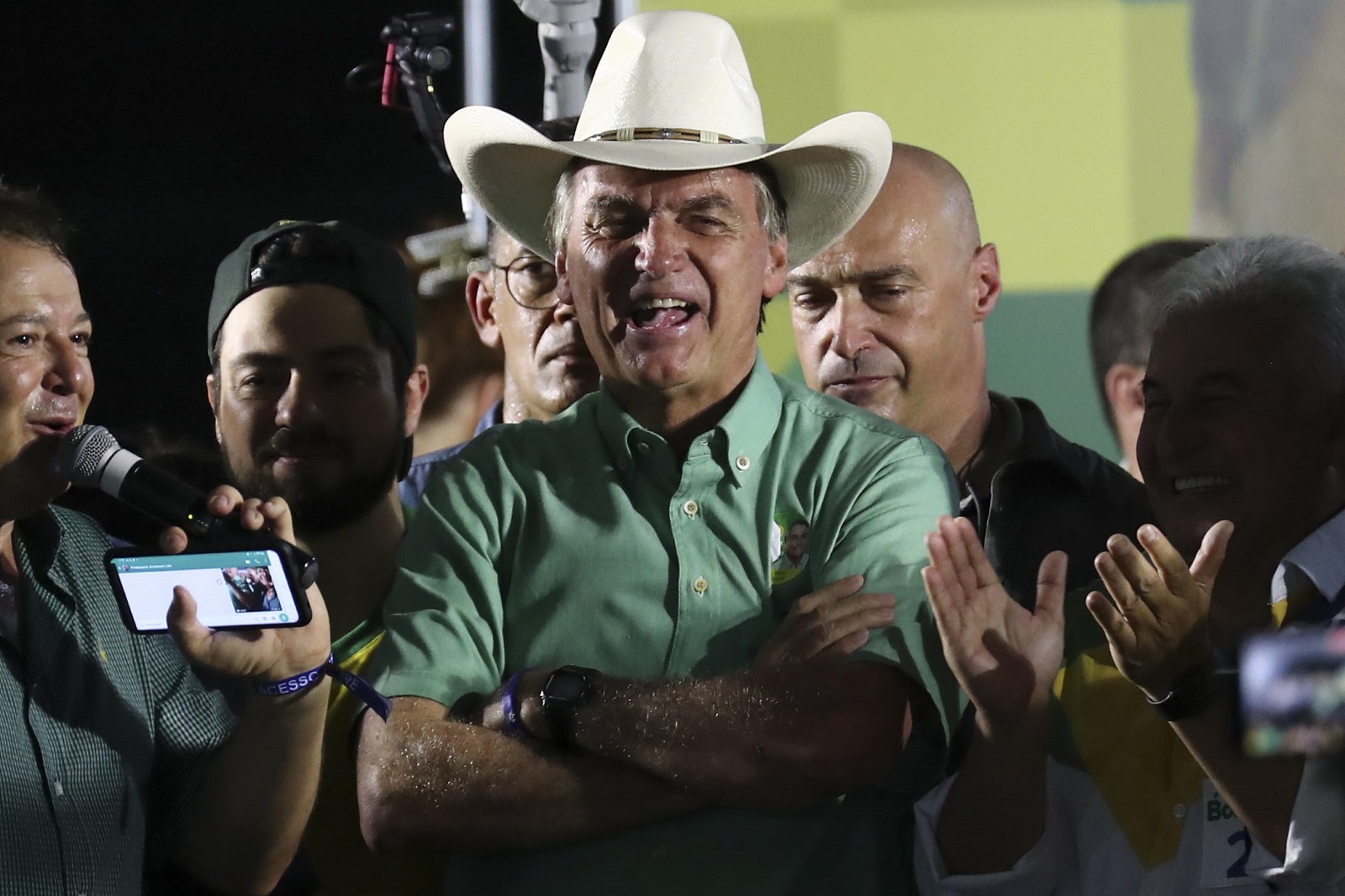 epa10259140 Brazilian president and candidate for re-election Jair Bolsonaro attends a campaign event in Guarulhos, Brazil, on 22 October 2022. The second round of the Brazilian presidential elections will be held on 30 October 2022.  EPA/Sebastiao Moreira