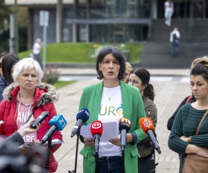 Zagreb, 24.10.2022 -   Konferencija za medije Hrvatske udruge roditelja odgojitelja (HURO) povodom predavanja Obavijesti radi ocjene zakonitosti općeg akta na Visoki upravni sud RH. Na slici Ana Marija Berbić Lacko.
Foto Hina/ Dario GRZELJ/ dag