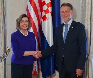 Zagreb, 24.10.2022 - Predsjednik Hrvatskog sabora Gordan Jandroković sastao  se s predsjednicom Zastupničkog doma američkog Kongresa Nancy Pelosi.
foto HINA/ Damir SENČAR/ ds