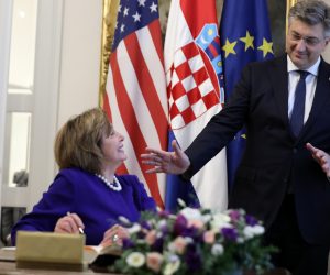 Zagreb, 24.10.2022.- Predsjednik Vlade Vlade RH Andrej Plenković sastao se s predsjednicom Zastupničkog doma američkog Kongresa Nancy Pelosi. foto HINA/ Daniel KASAP/ dk