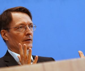 epa10266656 German Health Minister Karl Lauterbach speaks during a press conference in Berlin, Germany, 26 October 2022. Lauterbach presented a concept for controlled supply of cannabis to adults for consumption purposes.  EPA/CLEMENS BILAN