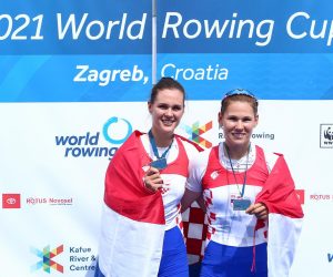 01.05.2021., Zagreb - Zagreb - Drugi dan Svjetskog veslackog kupa 2021. na Jarunu. Zenski Dvojac bez kormilara Ivana Jurkovic i Josipa Jurkovic.rPhoto: Matija Habljak/PIXSELL