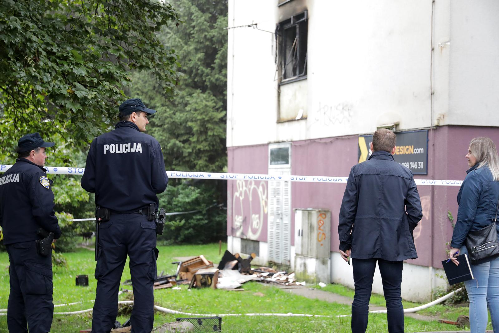 01.10.2022., Zagreb, Policijski ocevid u stanu u kojem je izbio pozar u naselju Trnsko, u kojem je jedna osoba smrtno stradala.  Photo: Emica Elvedji/PIXSELL