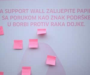 01.10.2022., Zagreb - 23. Dan ruzicaste vrpce, ispred HNK u ZG-u, krece tradicionalna povorka sjecanja na sve preminule od raka dojke.    Photo: Marko Lukunic/PIXSELL