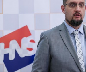 01.10.2022., Zagreb - Predsjednik HNS-a Stjepan Curaj je nakon sjednice Sredisnjeg odbora stranke dao izjavu okupljenim novinarima i  izvijestio ih o politickim prioritetima HNS-a u iducem razdoblju.
  Photo: Slavko Midzor/PIXSELL