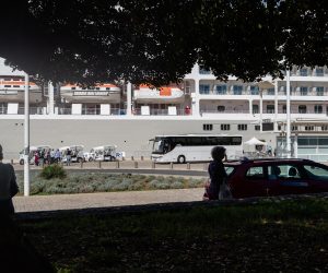 02.10.2022., Zadar - Kruzer Silver Dawn na Pozdravu suncu.  Photo: Sime Zelic/PIXSELL