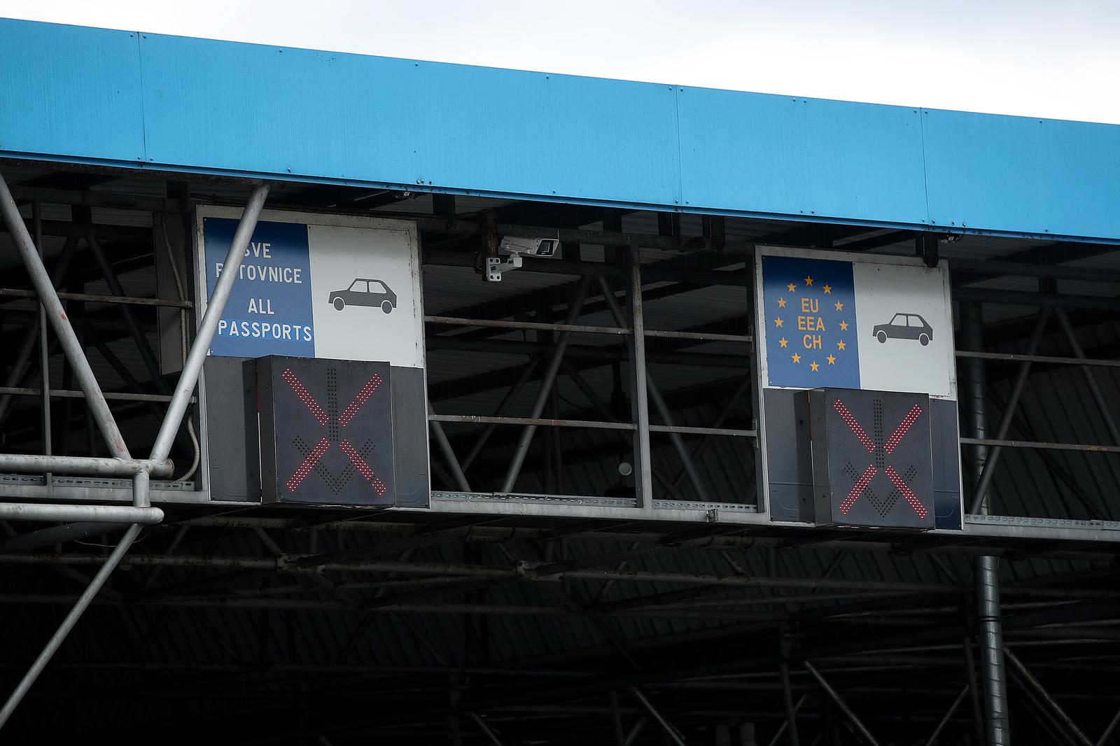 03.02.2020., Bregana - Na granicnom prijelazu Bregana prolazi se posebna provjera na ulasku u Hrvatsku zbog koronavirusa. "nPhoto: Goran Stanzl/PIXSELL