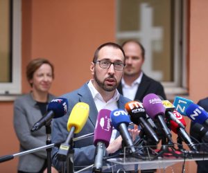 03.10.2022., Zagreb - Zagrebacki gradonacelnik Tomislav Tomasevic otvorio, u drustvu ministra prostornog uredenja, graditeljstva i drzavne imovine Ivana Paladina te ravnatelja Ucenickog doma Darka Troselja, obnovljeni Ucenicki dom Ante Brune Busica. Photo: Matija Habljak/PIXSELL