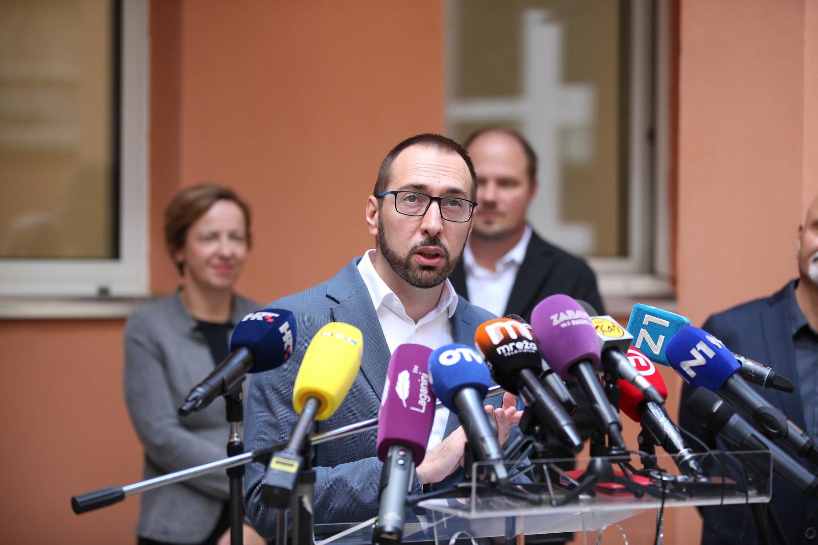 03.10.2022., Zagreb - Zagrebacki gradonacelnik Tomislav Tomasevic otvorio, u drustvu ministra prostornog uredenja, graditeljstva i drzavne imovine Ivana Paladina te ravnatelja Ucenickog doma Darka Troselja, obnovljeni Ucenicki dom Ante Brune Busica. Photo: Matija Habljak/PIXSELL