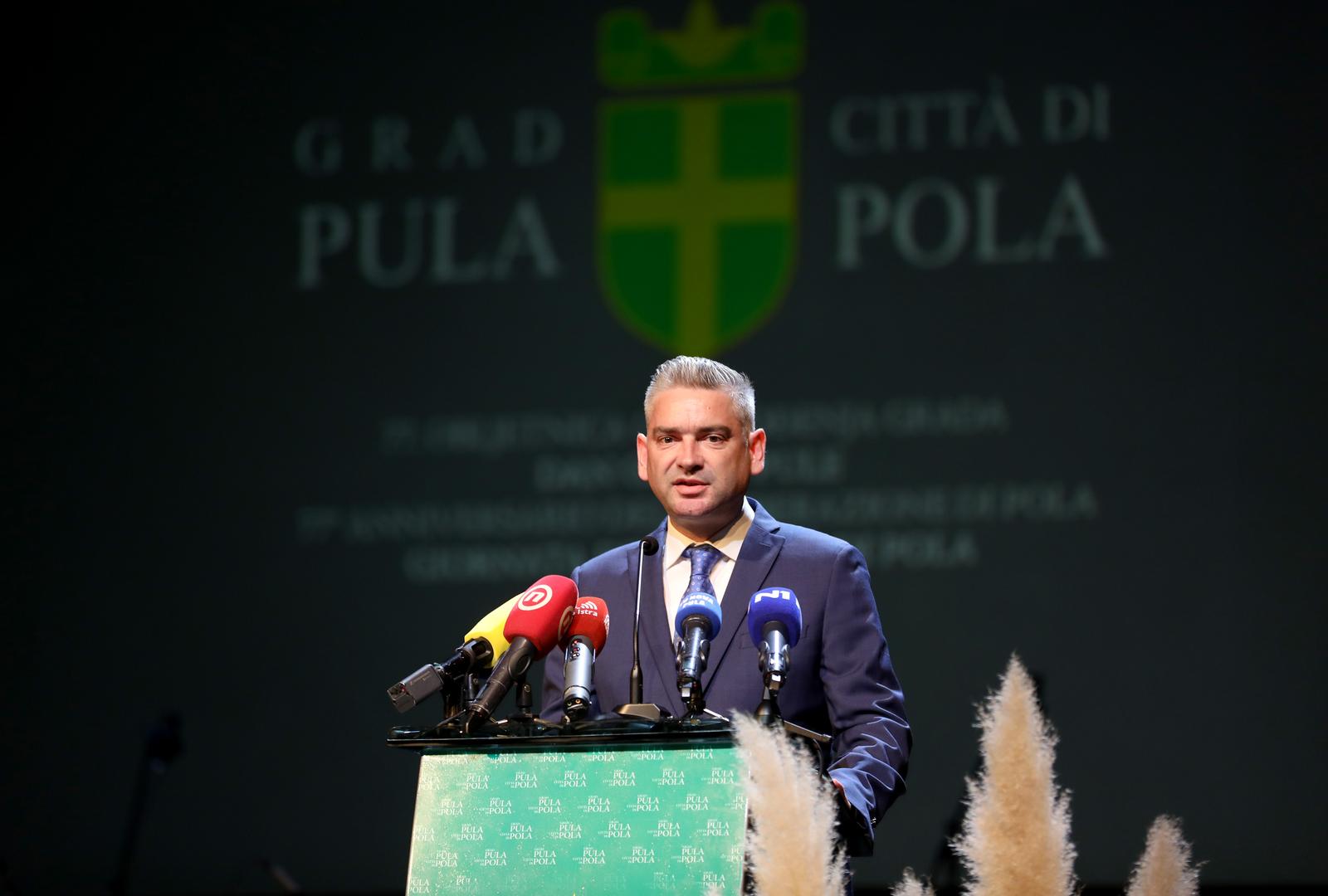 05.05.2022., Pula - Svecana sjednica Gradskog vijeca povodom Dana oslobodjenja i Dana Grada Pule. Na svecanosti je sudjelovao i predsjednik Zoran Milanovic.  Photo: Srecko Niketic/PIXSELL
