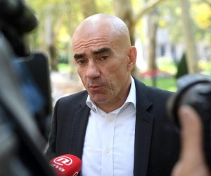 Zagreb: Stjepan Prnjat oslobođen optužbi za pranje novca zbog nedostatka dokaza 05.09.2018., Zagreb - Stjepan Prnjat nepravomocno je na Zupanijskom sudu oslobodjen optuzbi za pranje novca zbog nedostatka dokaza. Oslobodjeni su i njegova majka Lucija, sestre Blanka i Suzana Prnjat te Andjelka Vukojevic. Nije se pojavio na izricanju presude te je ostao u zatvoru u Rijeci. Odvjetnik Ljubo Pavasovic Viskovic. rrPhoto: Marko Lukunic/PIXSELL