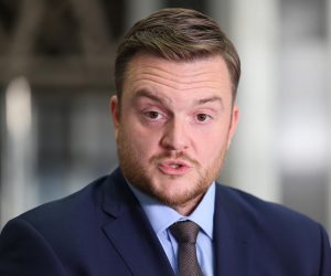 06.10.2022., Zagreb - Treci sastanak pregovarackih odbora Vlade RH i predstavnika sindikata javnih i drzavne sluzbe o sklapanju dodatka Temeljnom kolektivnom ugovoru za sluzbenike i namjestenike u javnim sluzbama i dodatka Kolektivnom ugovoru za drzavne sluzbenike i namjestenike. Pregovori ce se odrzati kroz dva sastanka i to s predstavnicima sindikata javnih sluzbi. Ministar financija Marko Primorac Photo: Marko Prpic/PIXSELL