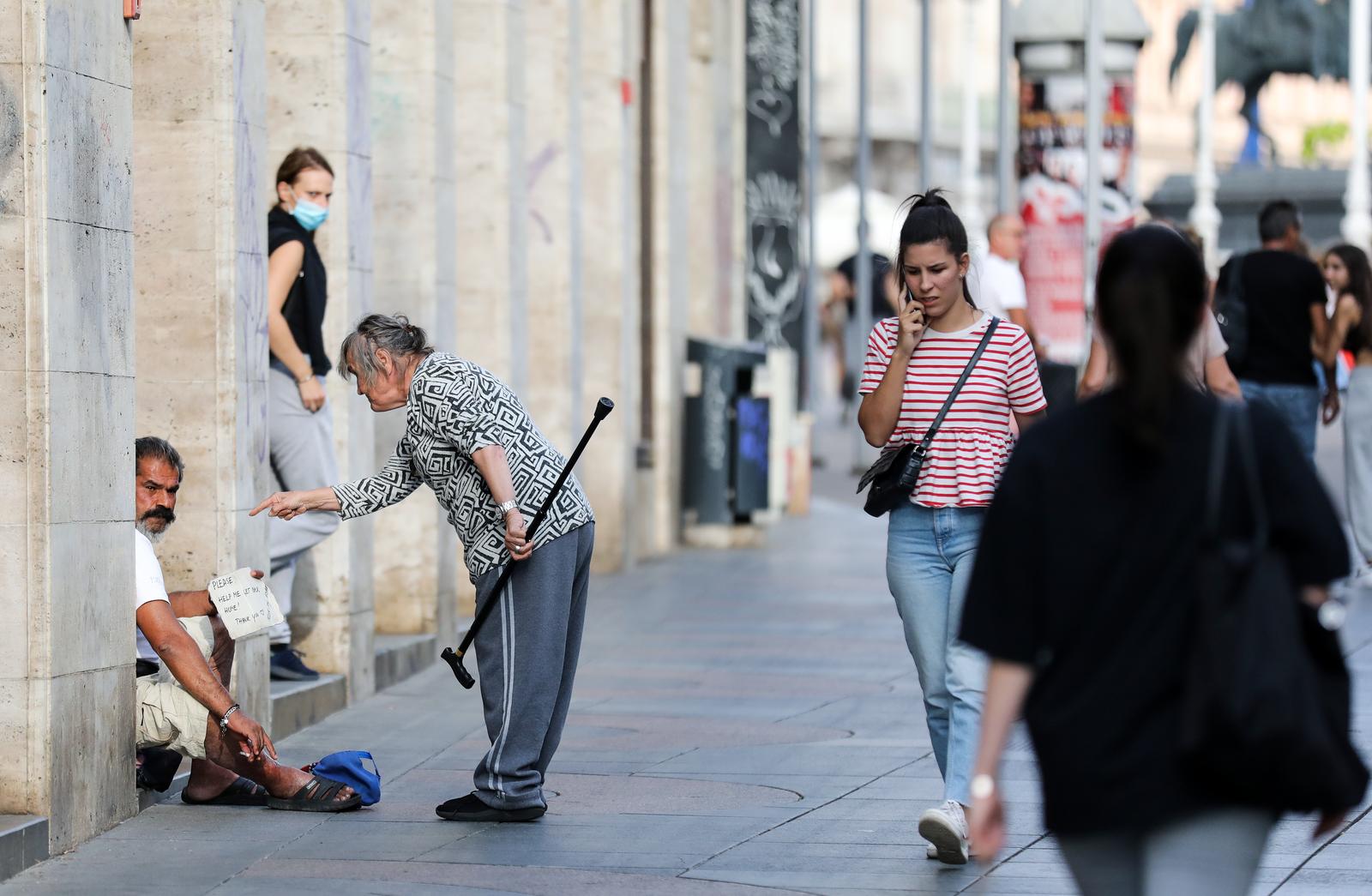 07.09.2021., Zagreb - Svadja izmedju prosjaka oko radnog mjesta u Ilici.rPhoto: Emica Elvedji/PIXSELL
