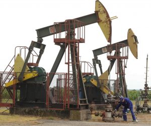 08.07.2022., Djelatovci - INA na podrucju Djeletovaca ima 9  naftnih busotina a na cijelom Vinkovackom podrucju preko 40 tako da prolazeci kroz slavonska polja nije rijetkost vidjeti njihalicu koja iz busotine crpi naftu. 
 Photo: Dubravka Petric/PIXSELL