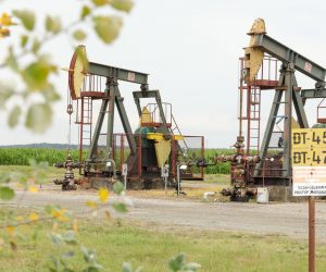 08.07.2022., Djelatovci - INA na podrucju Djeletovaca ima 9  naftnih busotina a na cijelom Vinkovackom podrucju preko 40 tako da prolazeci kroz slavonska polja nije rijetkost vidjeti njihalicu koja iz busotine crpi naftu. 
 Photo: Dubravka Petric/PIXSELL