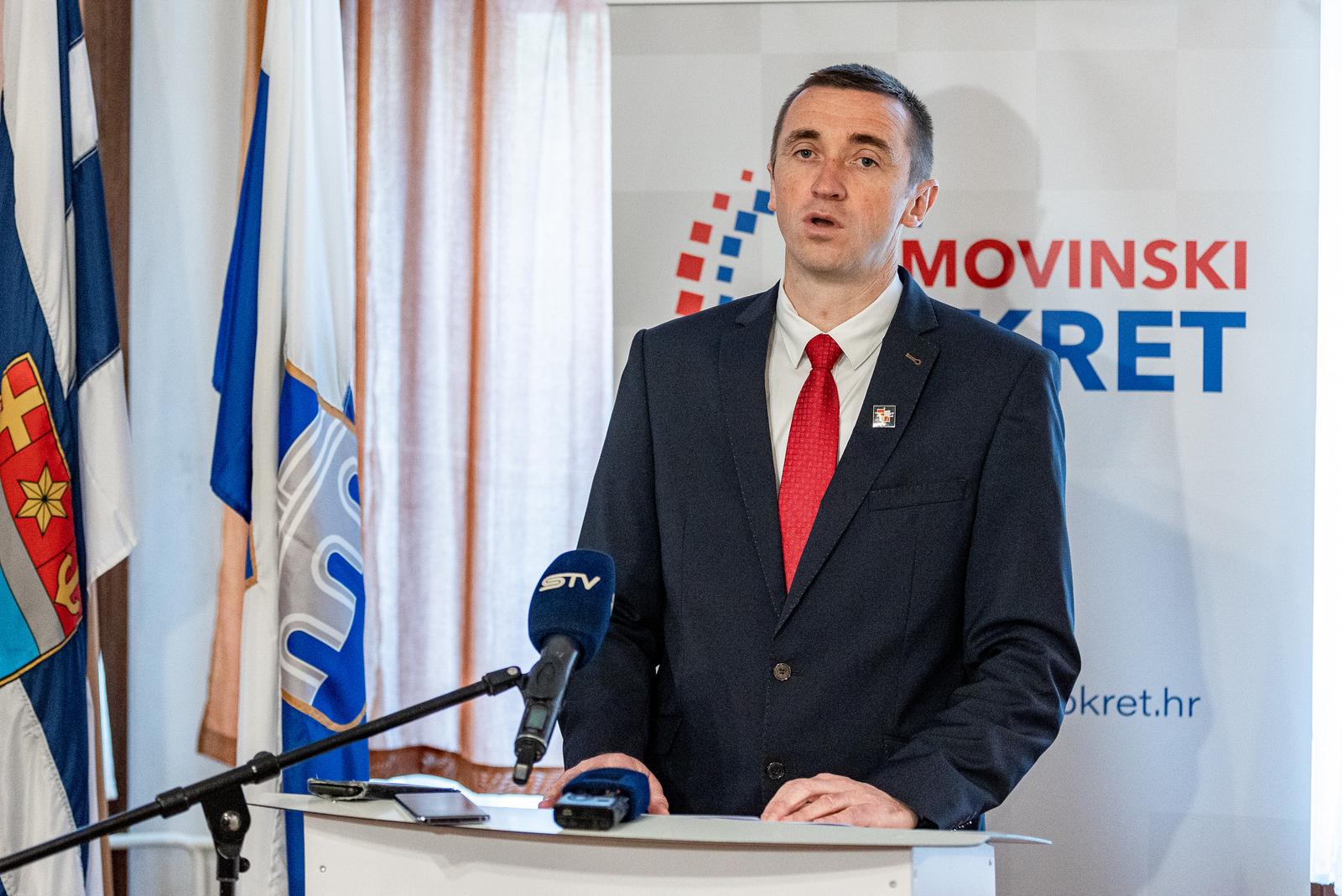 08.10.2022., Osijek - Ivan Penava, predsjednik Domovinskog pokreta odrzao je konferenciju za medije o objavi Uprave INA-e o zatvaranju rafinerije u Sisku. Photo: Davor Javorovic/PIXSELL