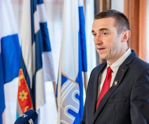08.10.2022., Osijek - Ivan Penava, predsjednik Domovinskog pokreta odrzao je konferenciju za medije o objavi Uprave INA-e o zatvaranju rafinerije u Sisku. Photo: Davor Javorovic/PIXSELL
