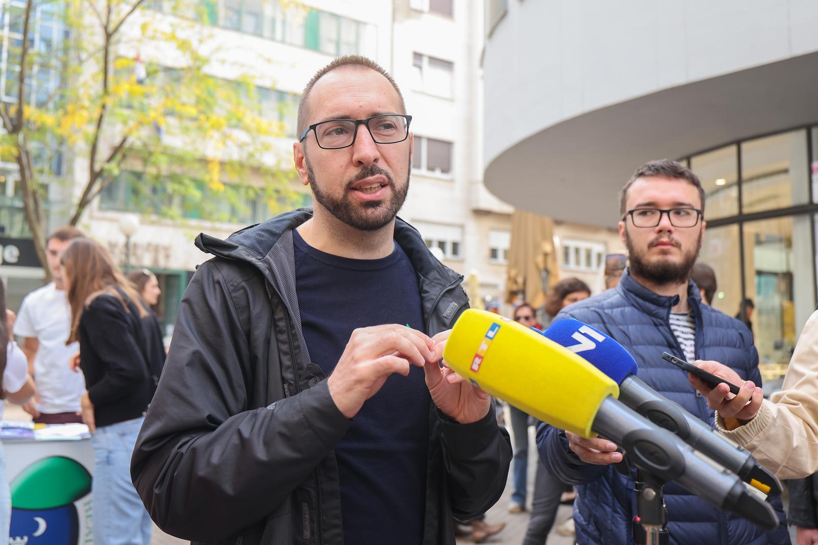 08.10.2022., Zagreb - Obiljezavanje Svjetskog dana mentalnog zdravlja. Gradonacelnik Grada Zagreba Tomislav Tomasevic pridruzio se javnozdravstvenoj manifestaciji obiljezavanja Svjetskog dana mentalnog zdravlja. Gradonacelnik Tomislav Tomasevic. Photo: Luka Stanzl/PIXSELL