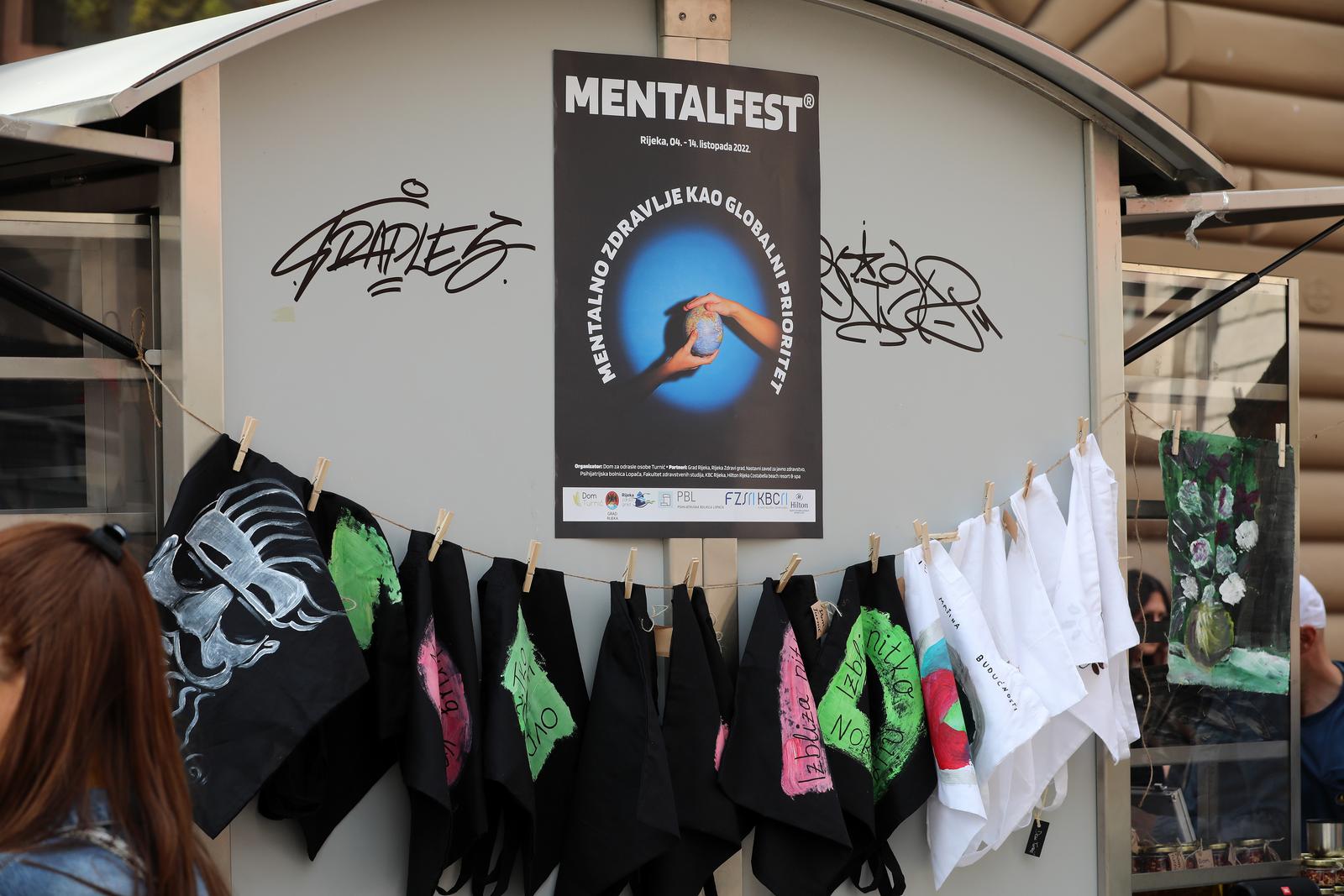 10.09.2022., Rijeka - Festival mentalnog zdravlja Mentalfest i Svjetski dan mentalnog zdravlja promoviraju se na standovima na Korzu gdje se predstavljaju aktivnosti i proizvodi nastali na radnim terapijama sticenika Doma Turnic i psihijatrijske bolnice Lopaca. Photo: Goran Kovacic/PIXSELL