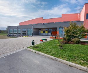10.10.2022., Dugo Selo - Osnovna skola Ivan Benkovic gdje je u subotu pretucen maloljetnik od strane maloljetnicke bande, navodno su ga napali pred glavnim ulazom. Photo: Tomislav Miletic/PIXSELL