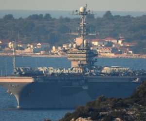 11.02.2022., Split - Americki nosac aviona USS Harry S. Truman stigao pred Split. Uplovljavanje nosaca aviona je rutinski posjet kakav jaca obrambena partnerstva izmedju SAD-a i saveznika sirom svijeta. Photo: Ivo Cagalj/PIXSELL