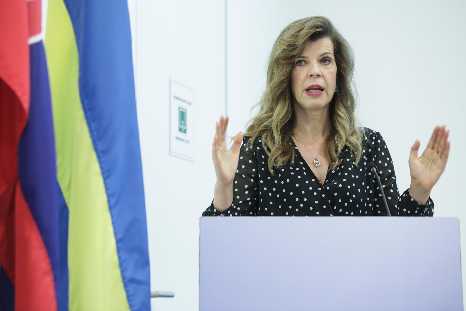 12.09.2022., Zagreb - Konferencija za medije eurozastupnice Biljane Borzan na kojoj sui predstavljeni rezultati istrazivanja o stavovima i percepciji gradjana po pitanjima vezanim uz kupovinu i konzumaciju prehrambenih proizvoda. Photo: Robert Anic/PIXSELL