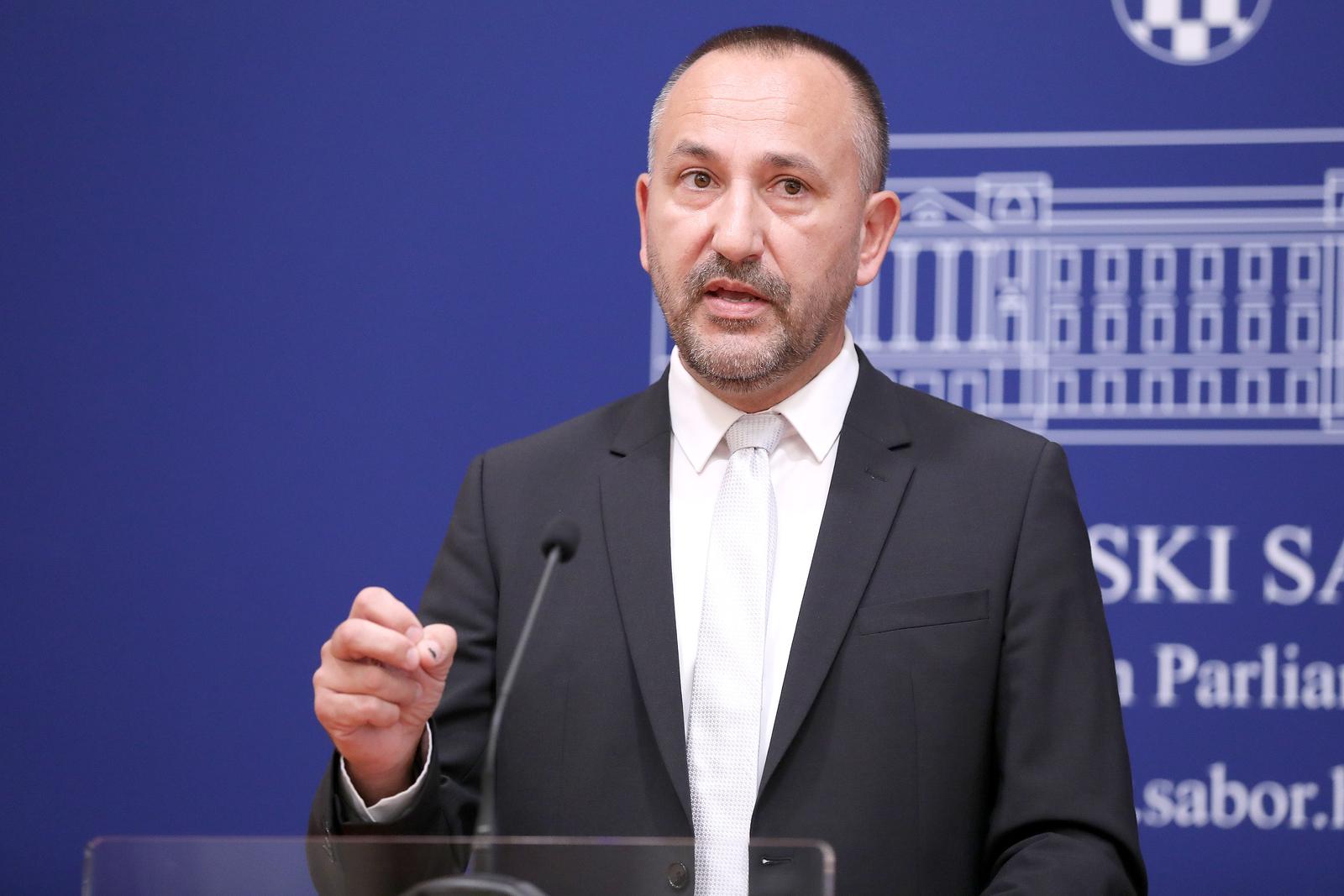 13.10.2022., Zagreb - Na konferenciji za medije  odrzanoj u Saboru zastupnik Hrvoje Zekanovic govorio je o temi "Prosirenje istrage antikorupcijskog vijeca". Photo: Patrik Macek/PIXSELL