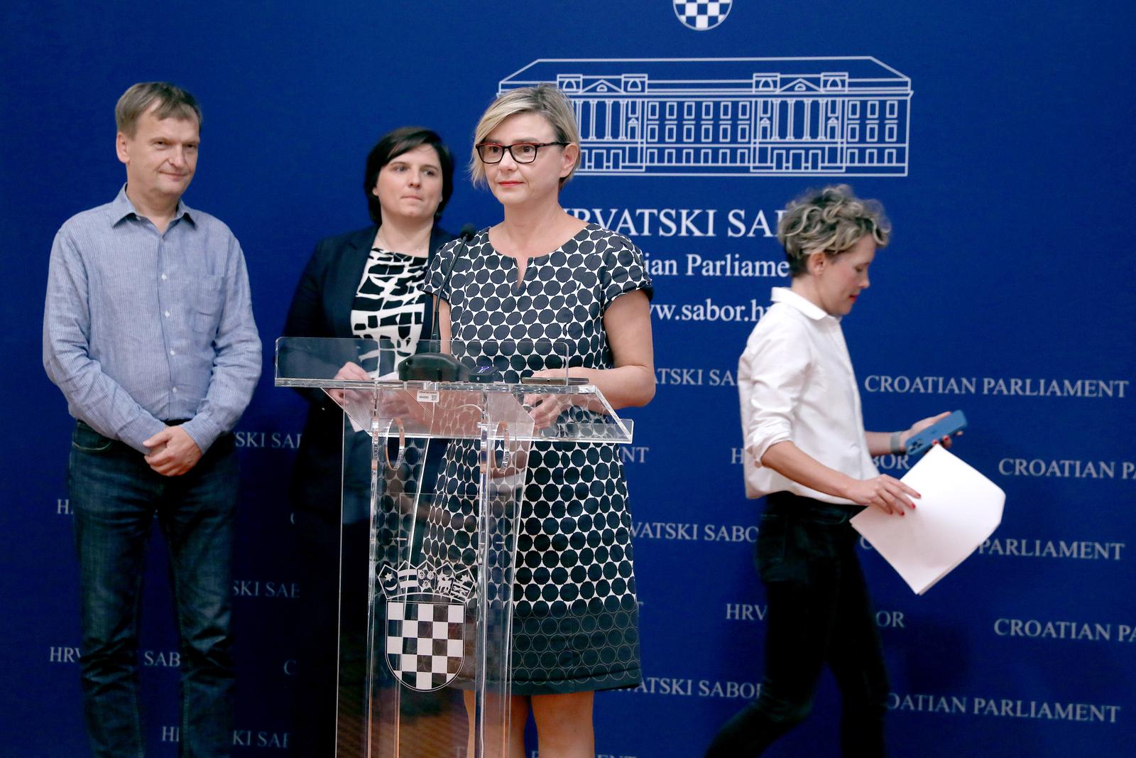 14.09.2022., Zagreb - Na konferenciji za medije Kluba zastupnika lijevo zelenog bloka odrzanoj u Saboru najavljeni su prioriteti rada Kluba 12. sjednicu Hrvatskog sabora i predstavljena nova zastupnica Jelena Milos. 
 Photo: Patrik Macek/PIXSELL