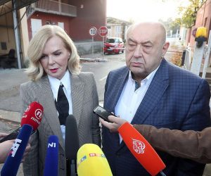 Zagreb: Jadranka Sloković i Čedo Prodanović dali izjave nakon ispitivanja Todorića 14.11.2018., Zagreb - Odvjetnici Ivice Todorica, Jadranka Slokovic i Cedo Prodanovic odlaze sa saslusanje poslije kojeg su dali izjavu okupljenim medijima. Photo: Goran Stanzl/PIXSELL