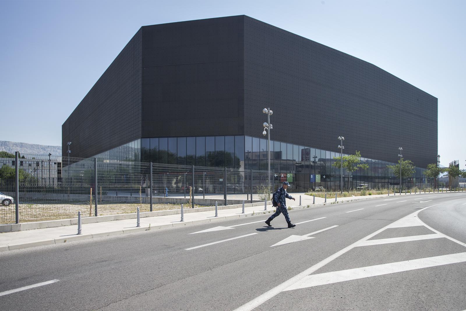 16.07.2015., Split - Zbog nedovrsene i zapustene zgrade Spaladium Arene Gradu Splitu prijeti bankrot, zbog tuzbe banaka u iznosu od 53 milijuna eura. r Photo: Davor Puklavec/PIXSELL