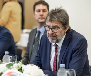 16.09.2022., Osijek - Zupan Ivan Anusic i gradonacelnik Grada Osijeka Ivan Radic primili su izaslanstvo Hrvatskog nacionalnog vijeca u R. Srbiji na celu s predsjednicom Vijeca Jasnom Vojnic, predsjednikom DSHV i hrvatskim zastupnikom u Skupstini Srbije Tomislavom Zigmanovim i predstavnicima hrvatskih udruga iz Vojvodine, a povodom Dana Hrvata iz Vojvodine u Osijeku: „Osijeku s potpisom, Hrvati iz Vojvodine“. Photo: Davor Javorovic/PIXSELL