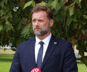 16.09.2022., Zupanja - Ministrica poljoprivrede Marija Vuckovic odrzala je sastanak s predstavnicima Uprave Hrvatske industrije secera na temu stanja u sektoru.
 Photo: Dubravka Petric/PIXSELL