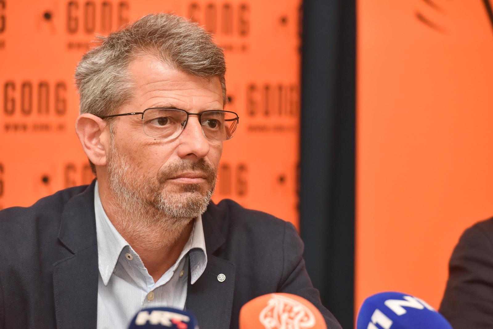 17.5.2022., Zagreb - U Hrvatskom novinarskom drustvu odrzana je Konferencija za medije "Gongovih 6 izbornih jedinica za ustavne izbore", na kojoj je Gong predstavoi svoje rjesenje, prema kojemu, sljedeci parlamentarni izbori ne bi bili neustavni. Na konferenciji za medije su sudjelovali Goran Cular, profesor na Fakultetu politickih znanosti (FPZ) i autor Gongove analize ‘Hoce li i sljedeci parlamentarni izbori u Hrvatskoj biti neustavni?’; Berto Salaj, predsjednik vijeca Gonga i profesor na FPZ-u i Oriana Ivkovc Novokmet, izvrsna direktorica Gonga. Photo: Davorin Visnjic/PIXSELL