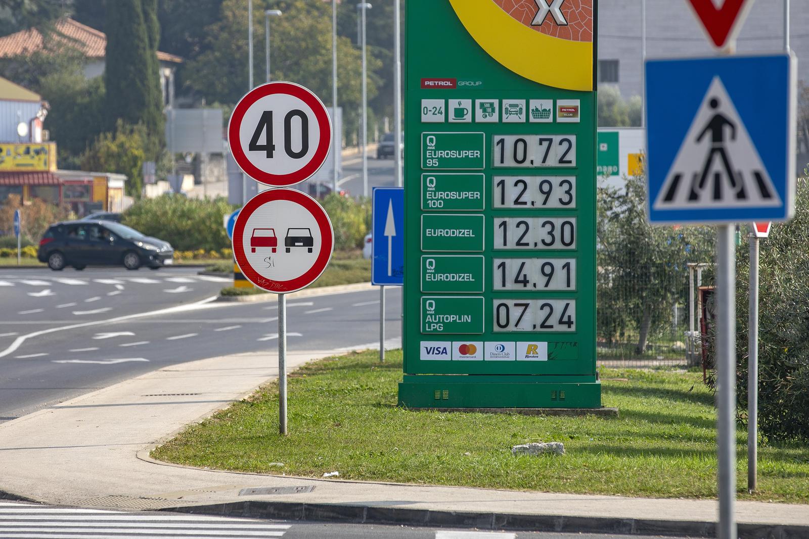 17.10.2022..,Pula - 
Najavljeno poskupljenje goriva . Benzinska pumpa. Photo: Srecko Niketic/PIXSELL