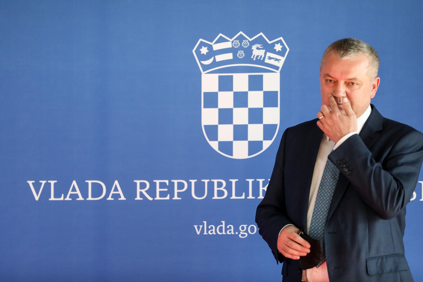 18.2.2022., Zagreb - Ministar prostornoga uredjenja, graditeljstva i drzavne imovine Darko Horvat dao je izjavu medjima prije pocetka sjednice Vlade u Nacionalnoj i sveucilisnoj knjiznici.   Photo: Marin Tironi/PIXSELL